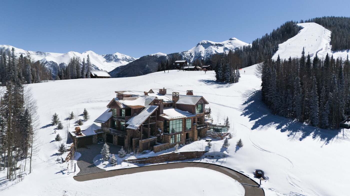 Ridge homes on the ski run