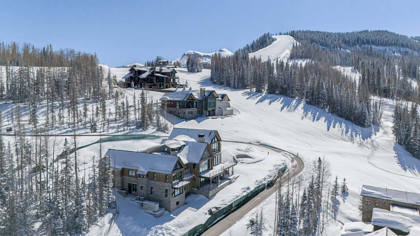 Ridge Collection homes on the ski mountain